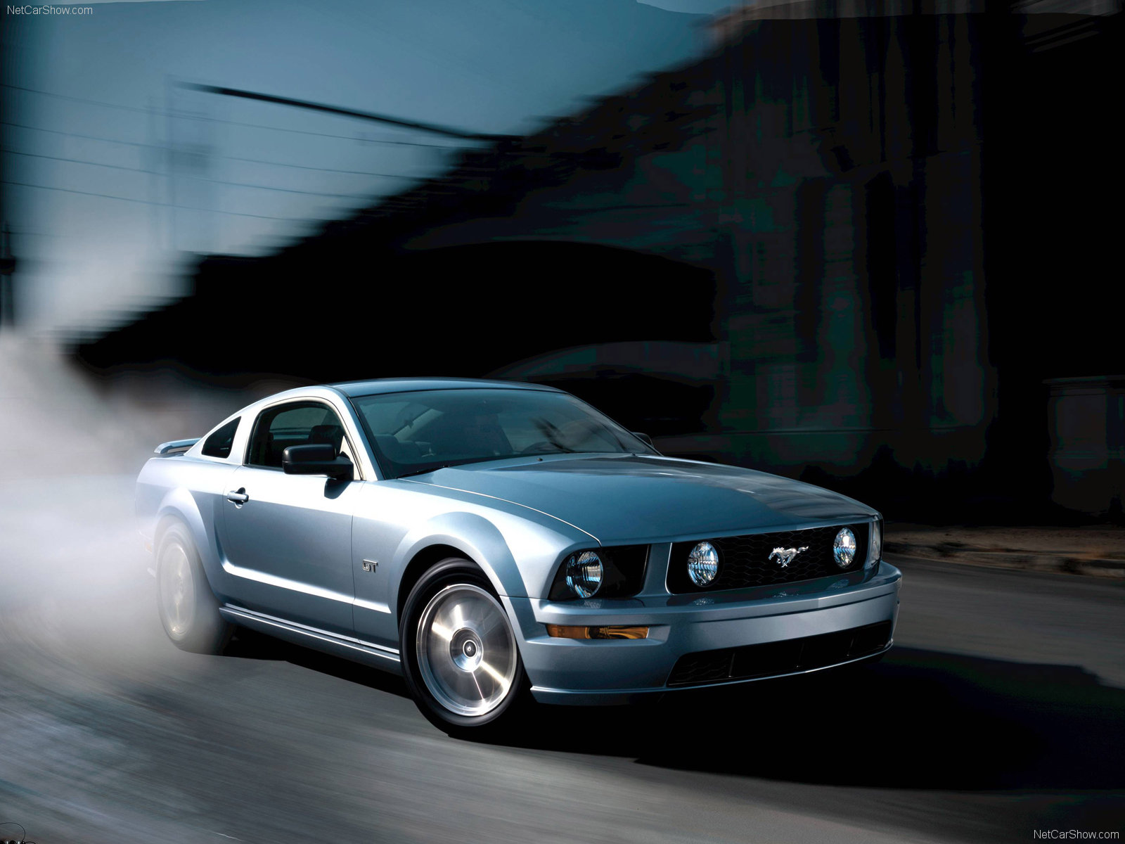 Ford-Mustang_GT_2005_1600x1200_wallpaper_01