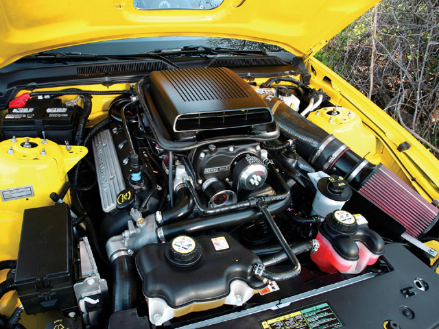 m5lp_0711_04_z+2005_ford_mustang_GT+GT_500_engine